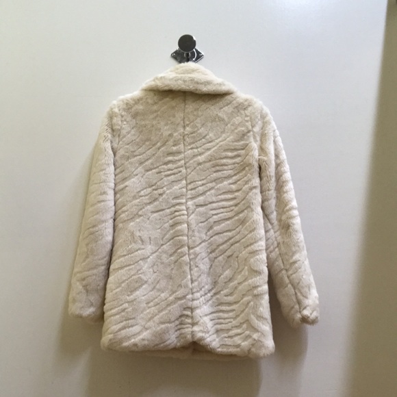 GLAMOROUS FAUX FUR COAT (SIZE: S) - Picture 2 of 5